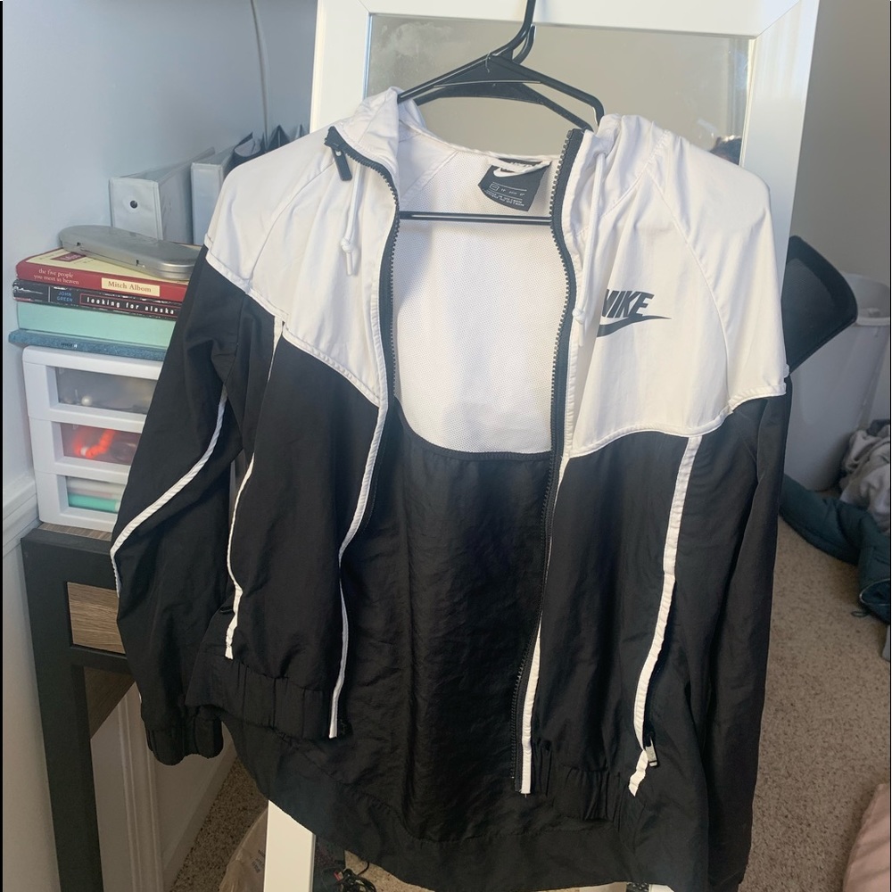 nike windbreaker